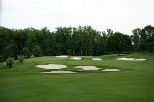 Caves Valley 16th Approach